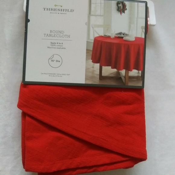 Nwts Threshold round cotton tablecloth - Picture 2 of 4